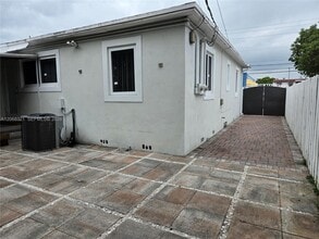 Building Photo - 5810 SW 9th St
