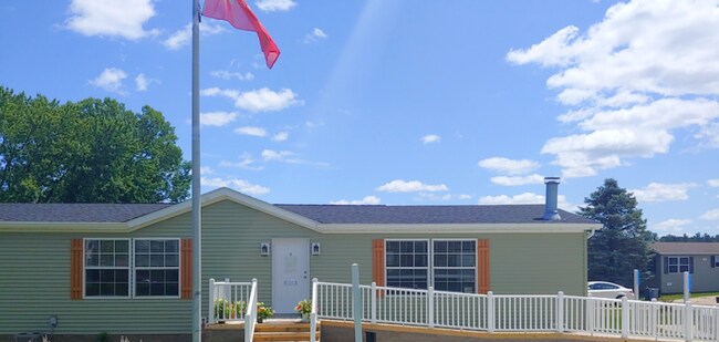 Building Photo - 305 Cedar Ln