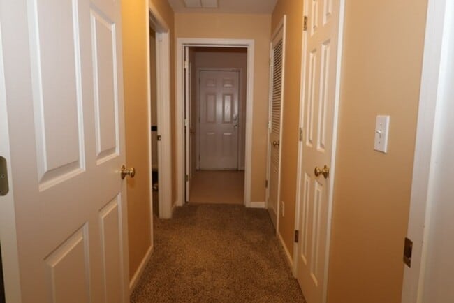 Building Photo - 3 Bedroom Townhome in the Heart of Dulth