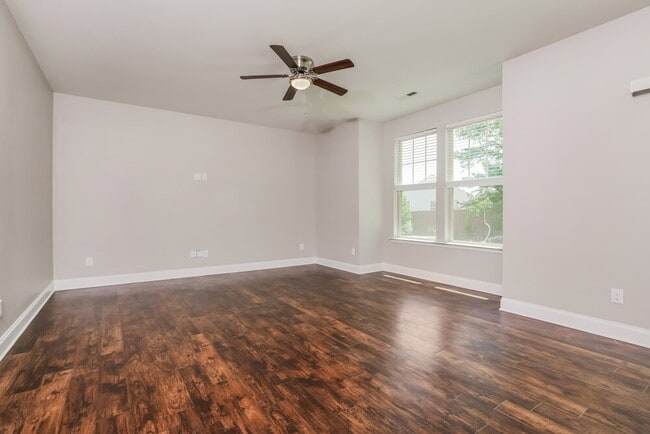 Building Photo - 3417 Snowberry Dr