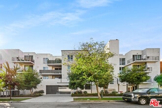 Building Photo - 5229 Willowcrest Ave