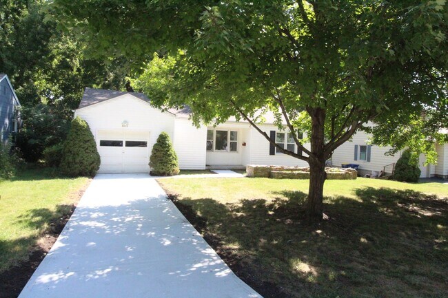 Foto del edificio - 3 Bedroom 1 Bath Home In Mission Kansas