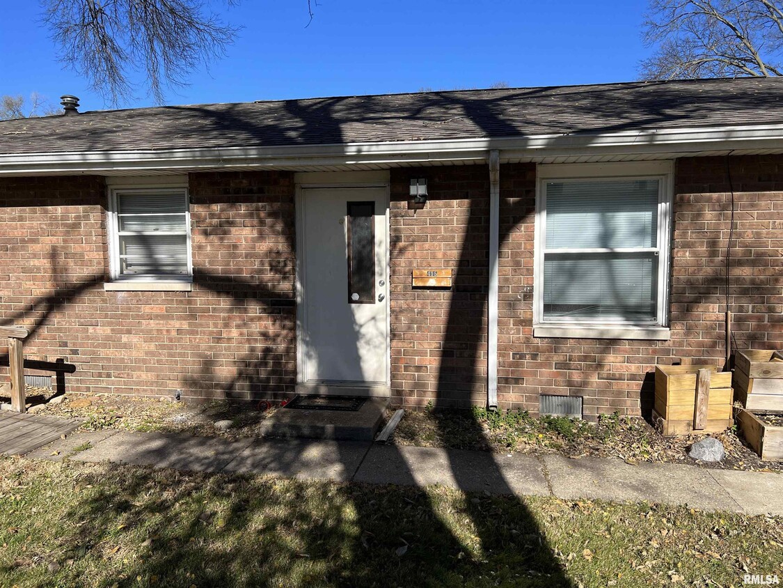 Primary Photo - 415 St Julian St