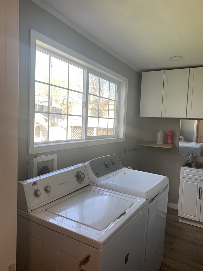 Foto del edificio - 64 Bidlack St