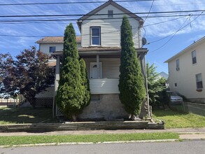 Building Photo - 194 Green St