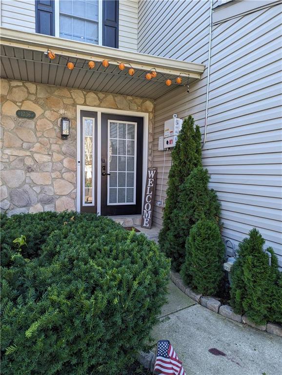 Primary Photo - 1736 Brookstone Dr