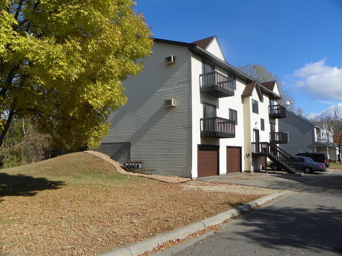 Primary Photo - Upper Unit in 4Plex for Available Septembe...