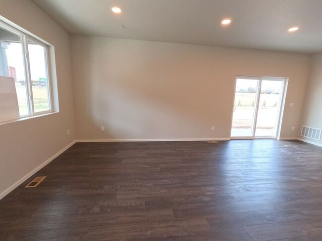 Building Photo - 2814 Barnstormer St