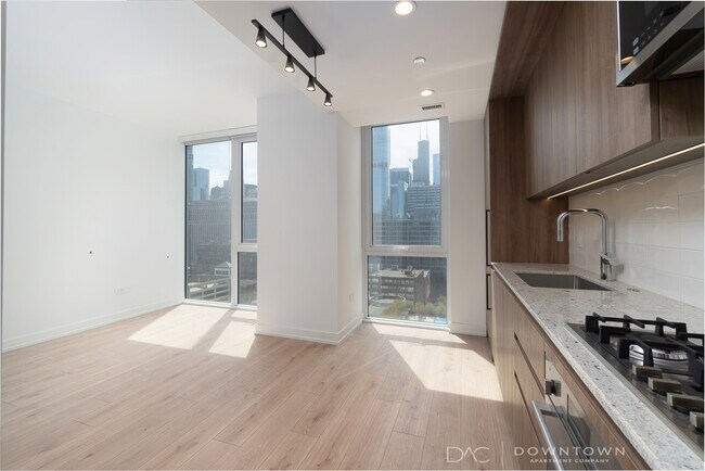 Foto del edificio - 410 W Grand Ave