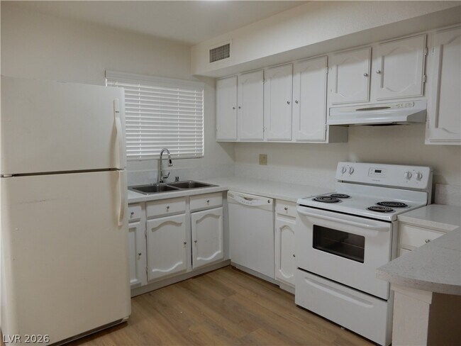 Foto del edificio - 5146 Gray Ln