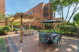 Building Photo - 1552.5 W Juneway Terrace