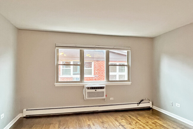 Building Photo - 631 S. Maple Ave.
