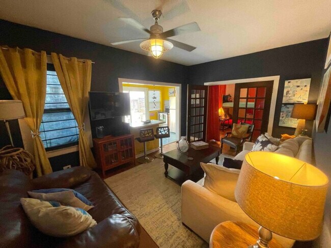 Building Photo - 2521 Avenue Q