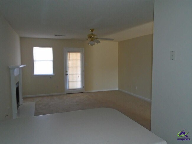 Foto del edificio - 120 Chadwyck Cir
