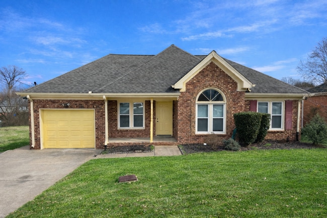 One-Level Living with Garage on a Cul-de-Sac in Nashville! - One-Level Living with Garage on a Cul-de-Sac in Nashville! House