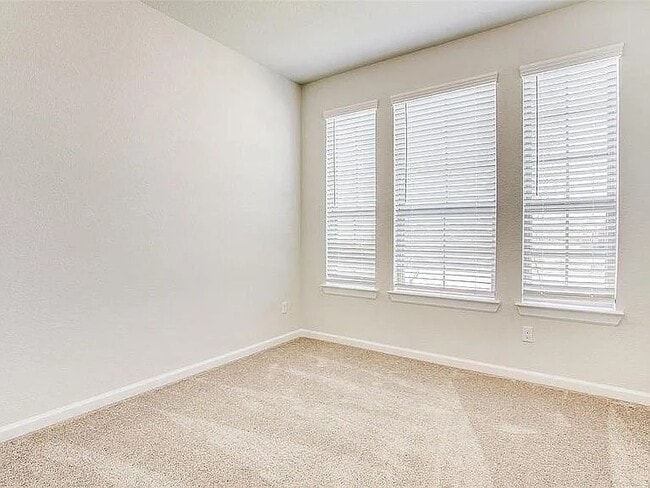 Building Photo - 4852 Monte Verde Dr