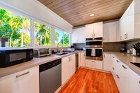 6735 SW 52nd St