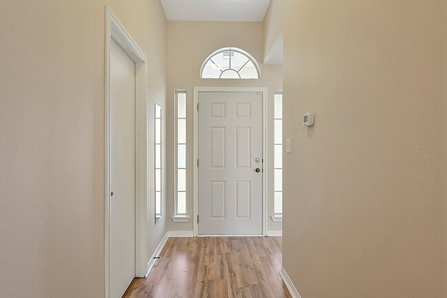 Building Photo - 2613 Trophy Dr