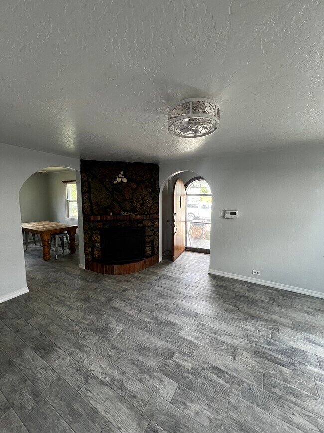 Living room entry - 219 E Montezuma Ave