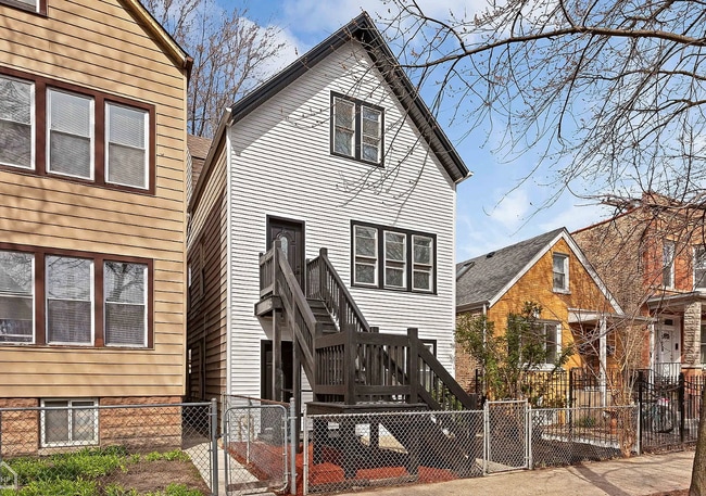 Building Photo - 2980 N Ridgeway Ave