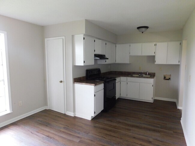 Foto del edificio - ****JUST REDUCED****1969 Dorchester Drive ...