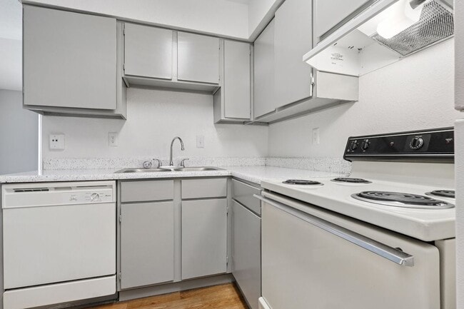 Building Photo - Kirkwood Landing Apartments