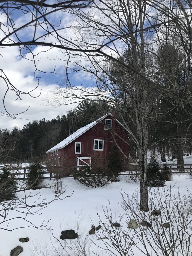 Foto del edificio - 1046 County Rd