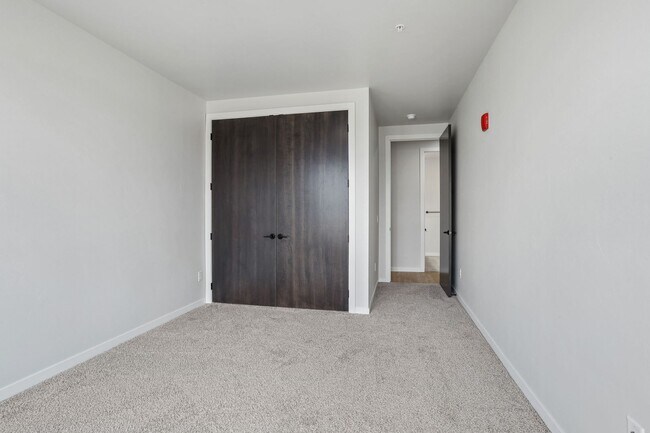 Interior Photo - Larsen Orchard Terrace