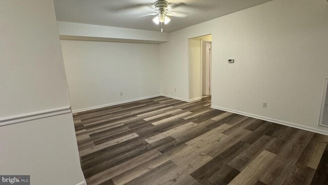 Building Photo - 3790 Lyndhurst Dr