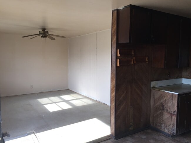Building Photo - 3 bedroom