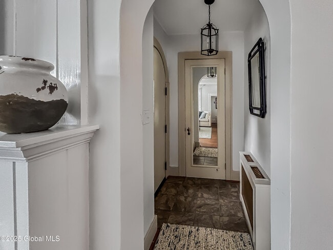 Foto del edificio - 34 Pinewood Ave