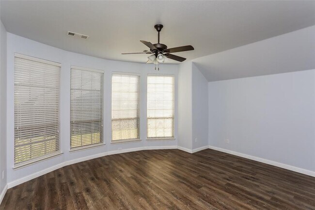 Building Photo - 7044 Miramar
