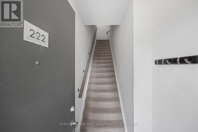 Photo du bâtiment - 1460 Whites Rd N