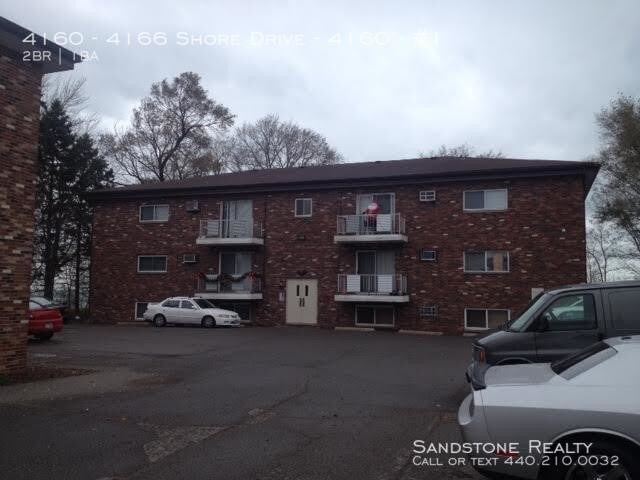 Foto del edificio - Great View of the Lake--Appliances Included!