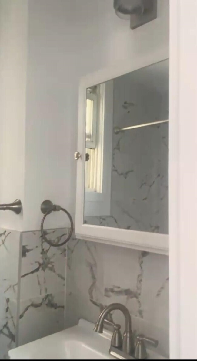 Foto del edificio - 4207 Grand Ave