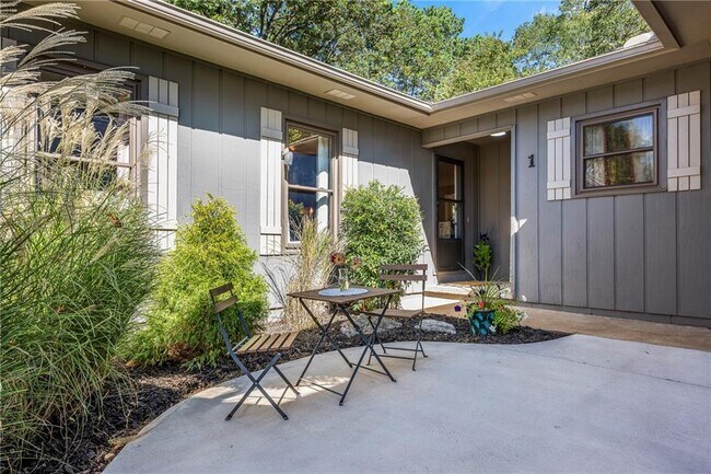 Foto del edificio - 1 Penzance Dr