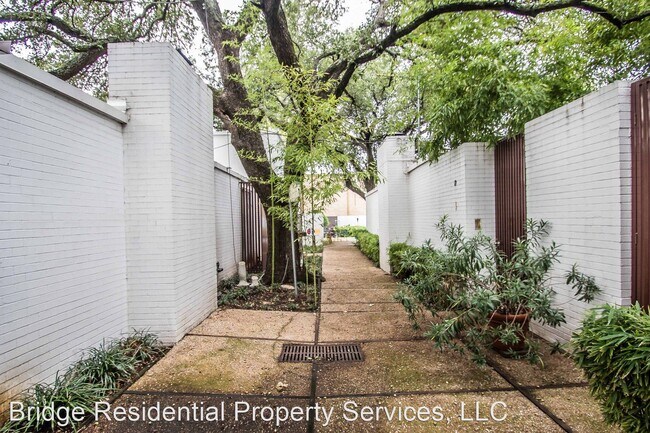 Building Photo - 2 br, 2 bath House - 5701 Pershing Avenue, #4