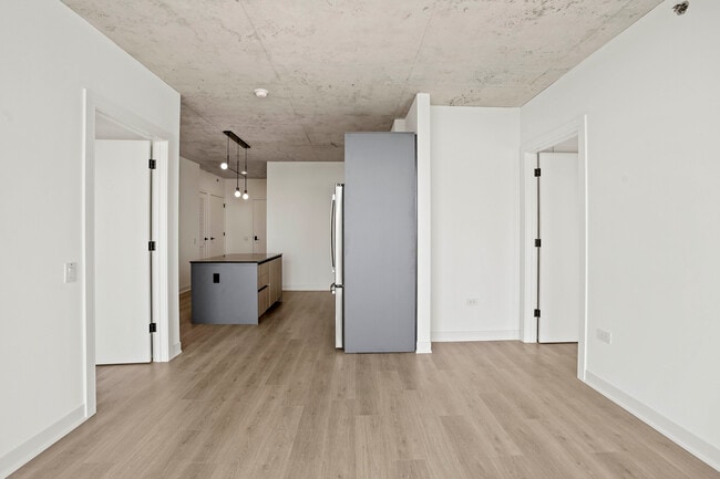 Photo - 258 W Polk St Apartment