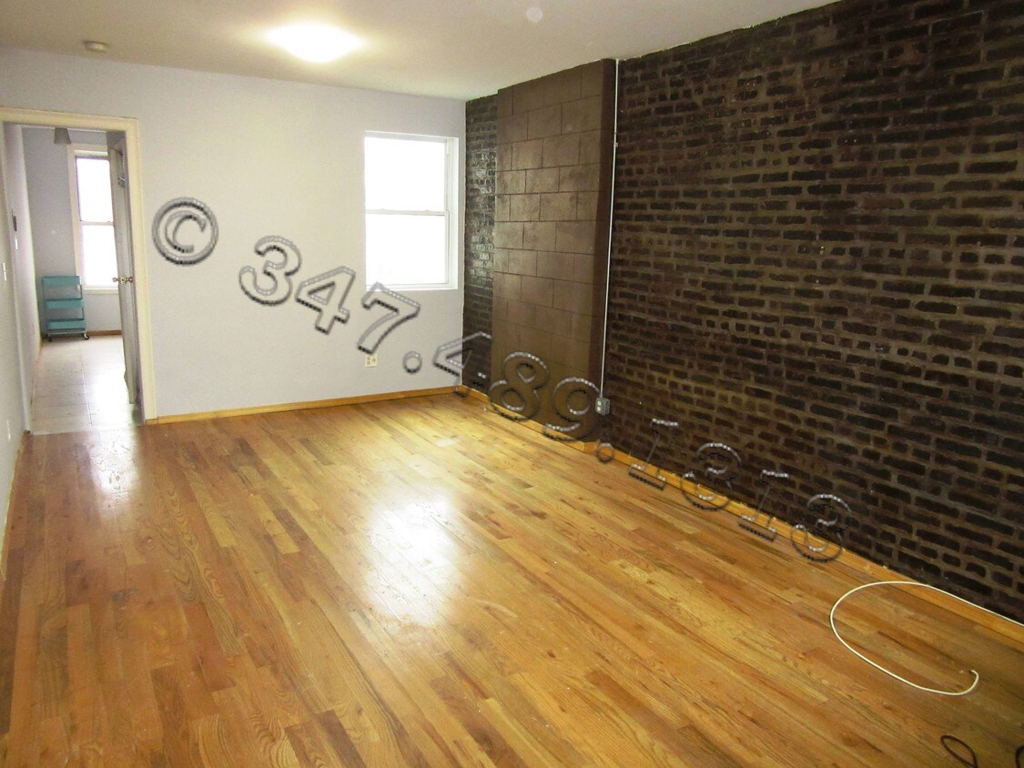 Primary Photo - 479 Wilson Ave