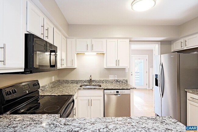 Foto del edificio - 1032 Cheshire Ct