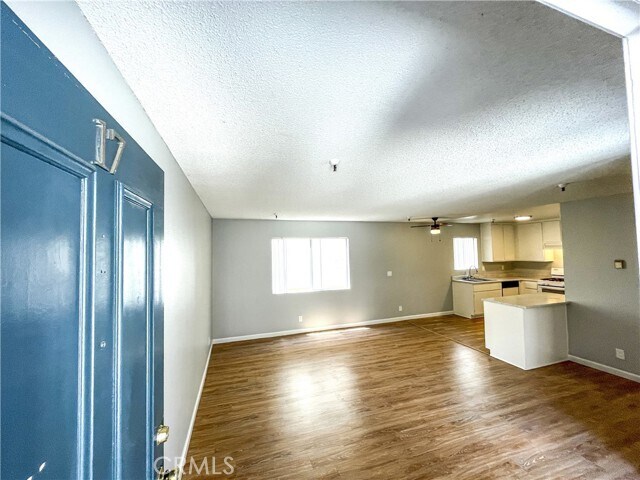 Foto del edificio - 13535 Yukon Ave