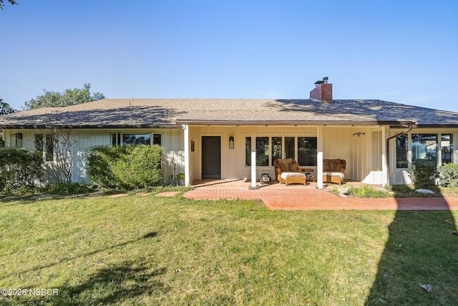 Building Photo - 724 N Refugio Rd