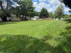 Building Photo - 110 Heiress Dr