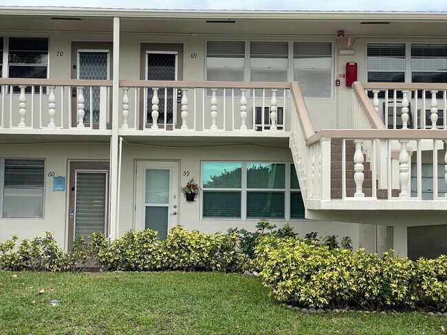 Building Photo - Condo in Deerfield Beach - East