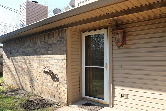 Building Photo - 118 Myers Dr