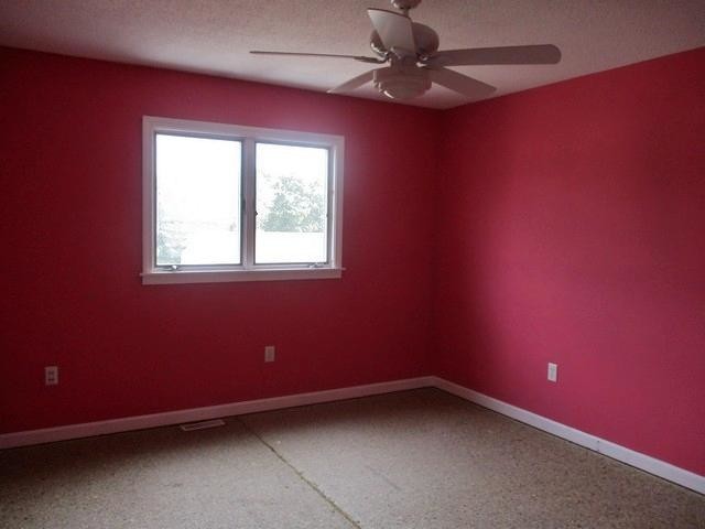 Building Photo - 2 bedroom in Waterbury Connecticut 06708