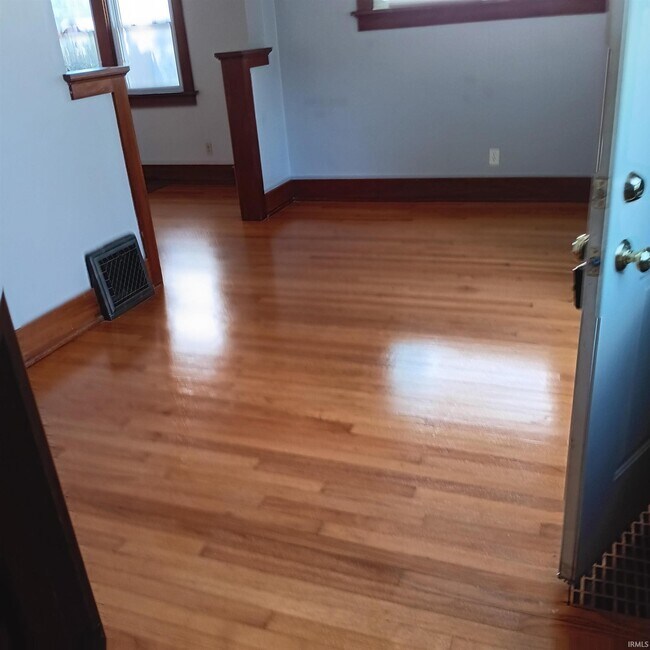 Foto del edificio - 2502 Curdes Ave