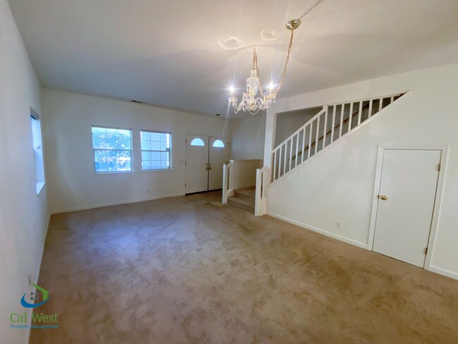 Building Photo - $6995-Amazing 4 Bed/3 Bath Home in Mtn. Vi...