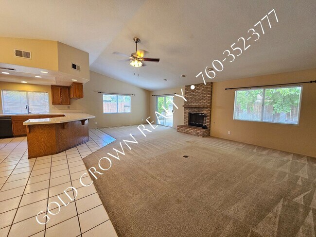 Building Photo - 2402 Lenrey Ave