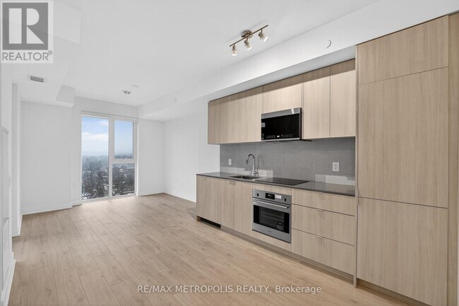 Building Photo - 2088 James St